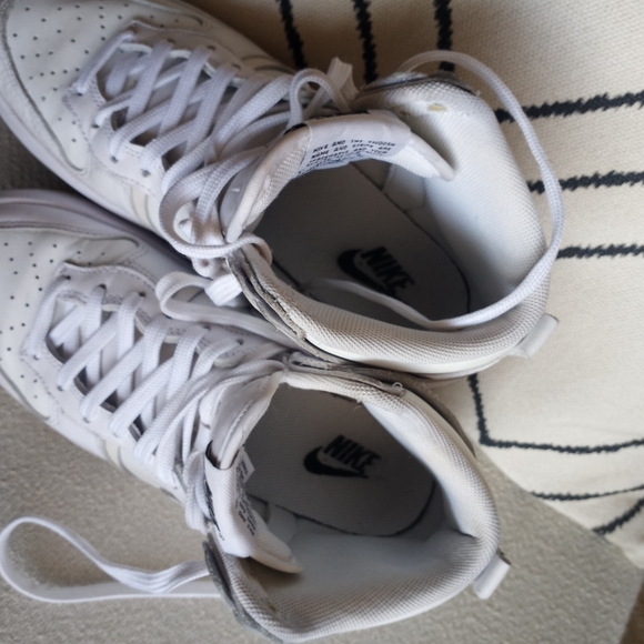 Nike Dunks 🤍 (Trades Welcome) - Picture 4 of 6